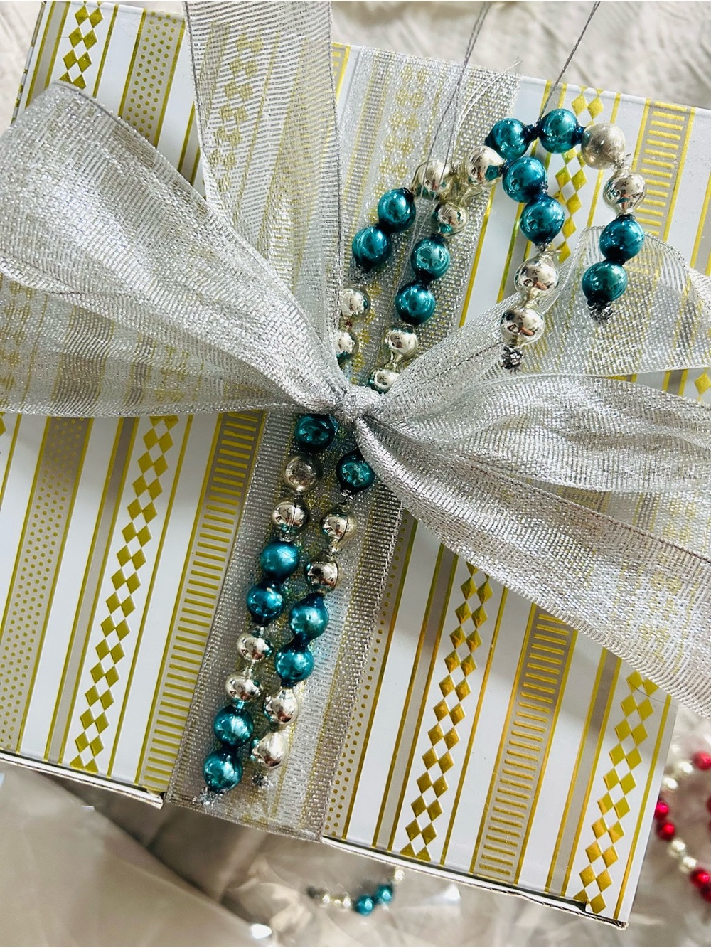 🎄 Vintage repurposed mercury glass bead candy cane holiday Christmas ornaments - Picture 7 of 8